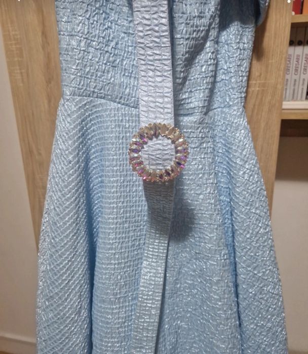 Rochie. O singura purtare preț achiziție 700.