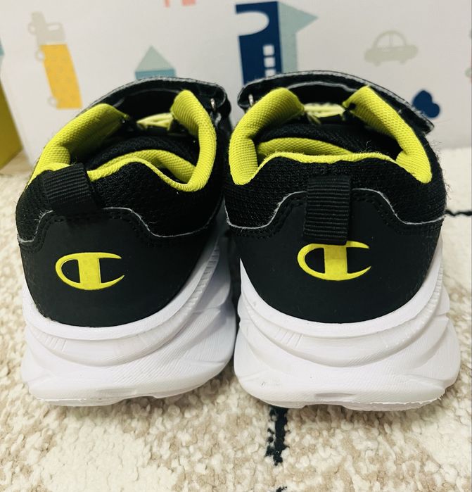 4 perechi adidasi marimea 31, 95 lei