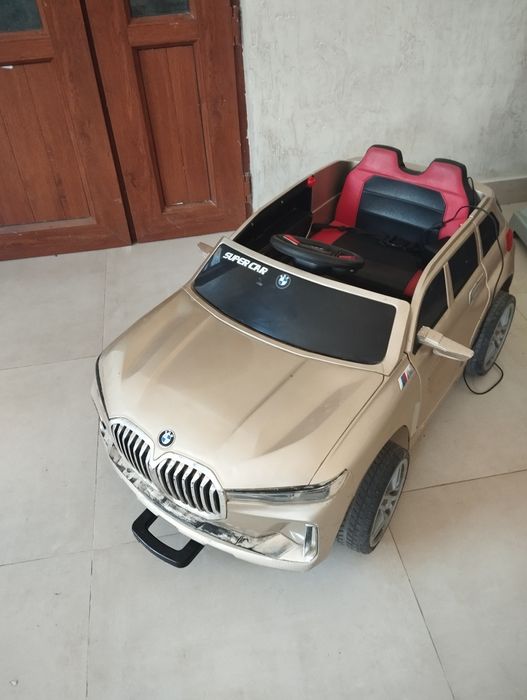 Детская машина на пульте