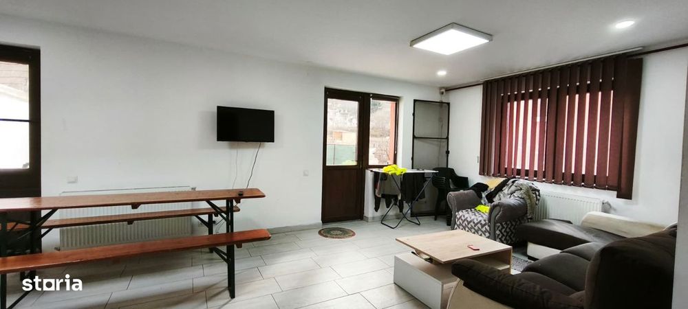 De inchiriat casa cu 6 camere in Cristesti