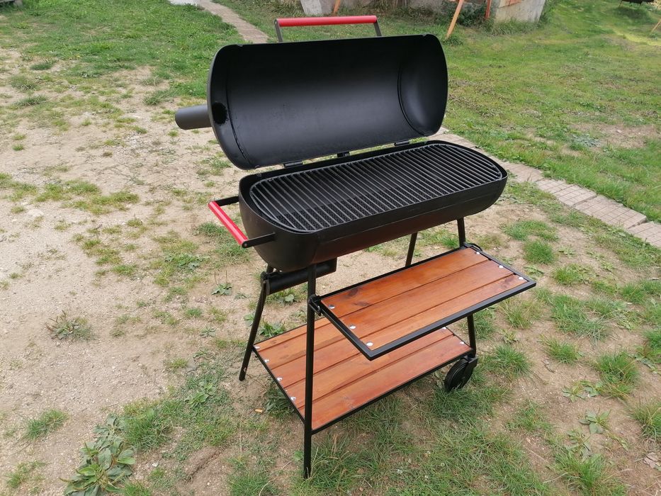 Барбекюта, сачове и скари.