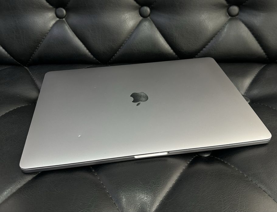 Apple MacBook Pro 2019 i7 16GB/512GB в хорошем состоянии