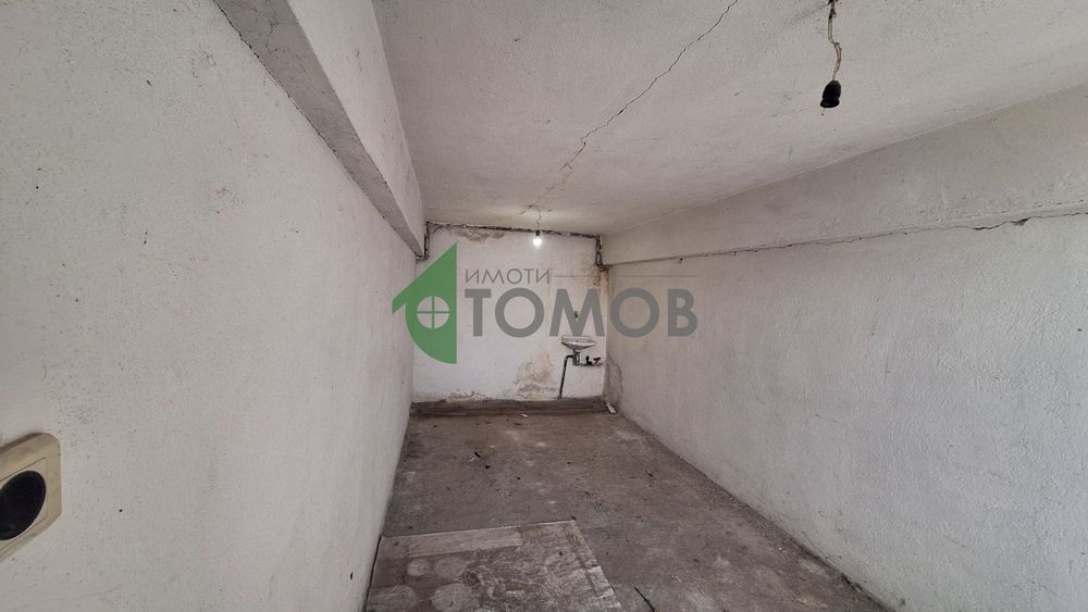 Продава се Гараж / Паркомясто в Стара Загора, Център - 18 кв.м за 1431 €/кв.м - Снимка #1