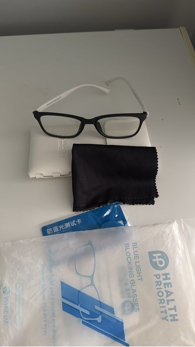 Очки графеновые современная выскотехнологичная модель.