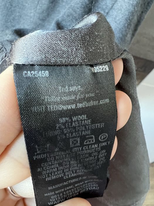 Рокля Ted Baker 100% вълна Размер ХС С