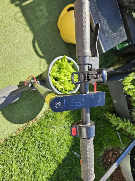 Trotineta Xiaomi Mi Scooter 2 PRO rulaj mic plus cauciucuri solide