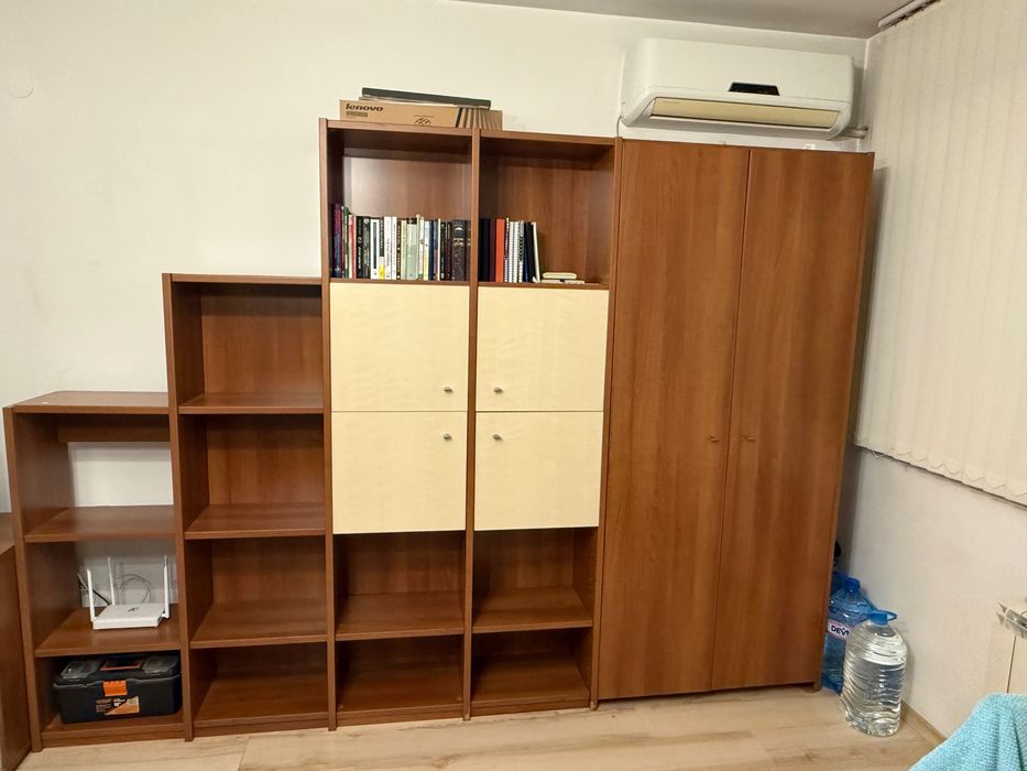 Офис секция от плътно и здраво дърво