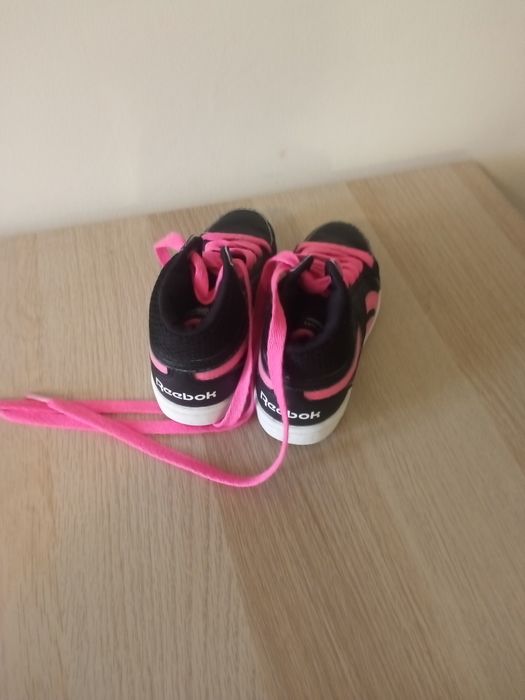 Детски обувки кецове Reebok за момиче.