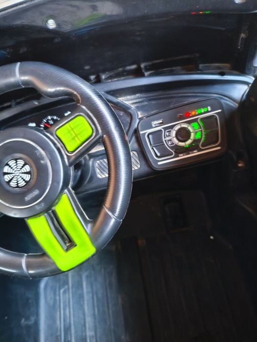 Детский электромобиль jeep wrangle