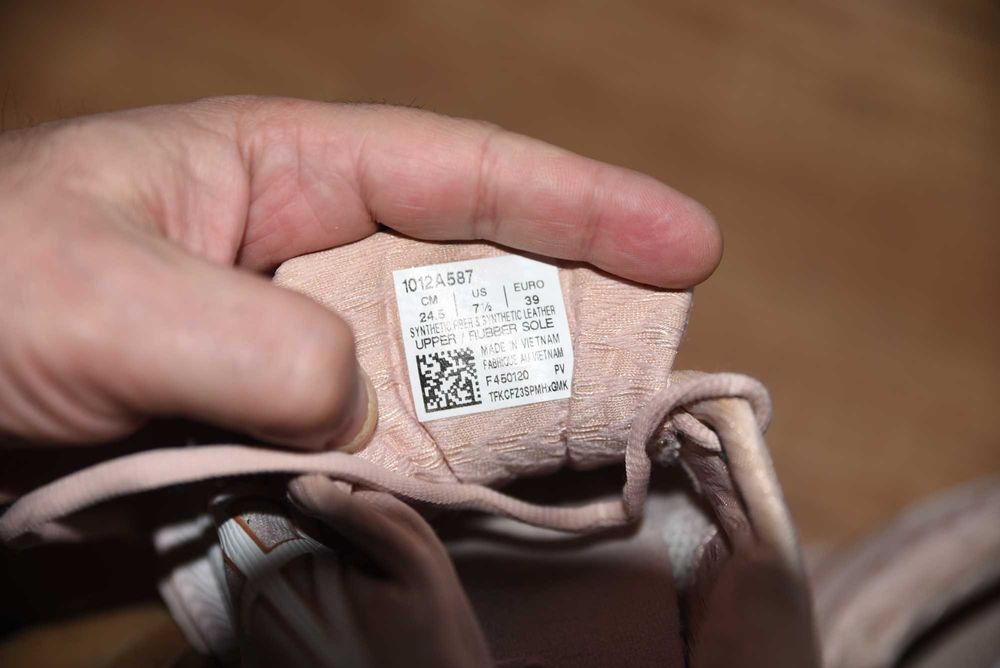 Оригинални Маратонки Asics GEL Nimbus 22 , 39 номер.