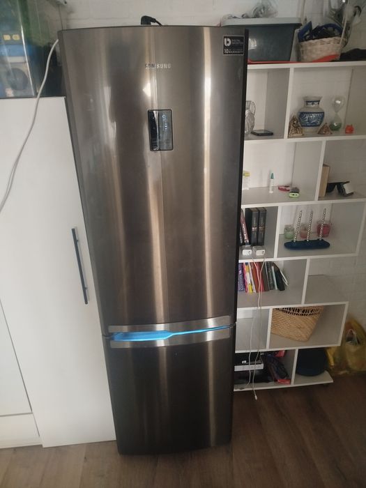 Продам холодильник samsung