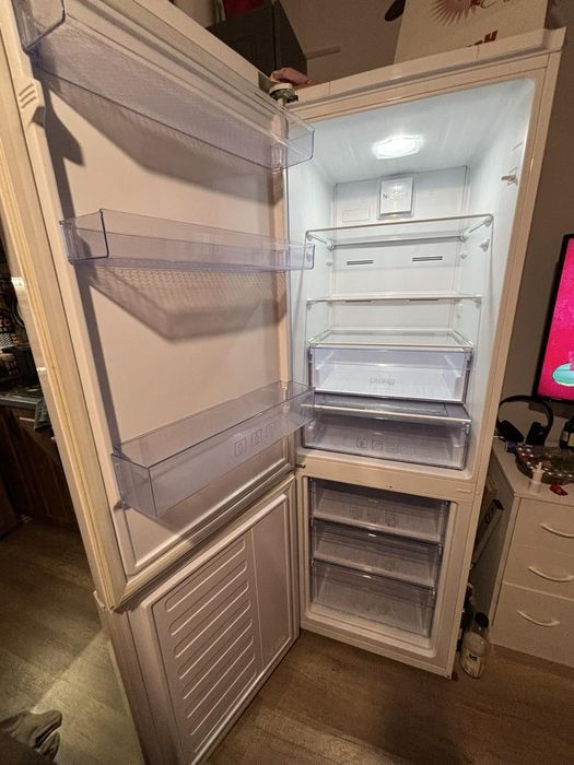 Хладилник Beкo с фризер