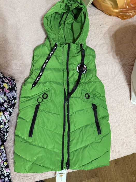 Безрукавки для девочек