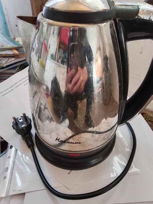 Продам электрочайник.