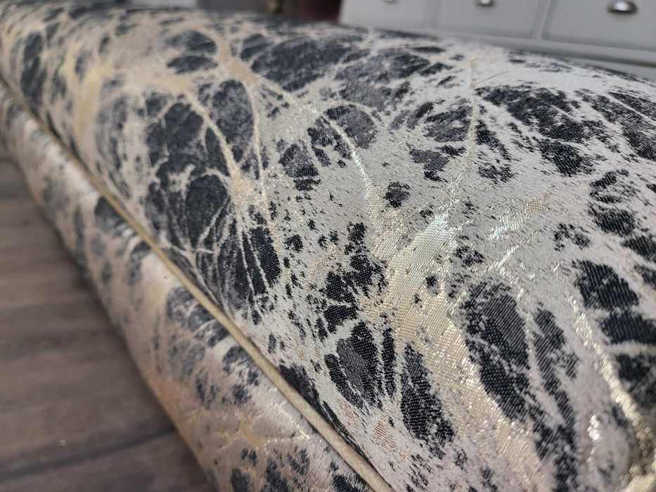 Голяма табуретка от плат