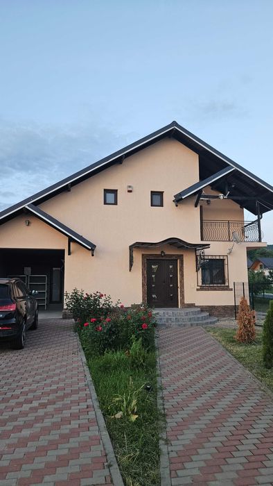 De închiriat Vilă de lux în regim hotelier la 5km de Curtea de Arges