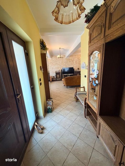 Casa P+1+M+gara, 285 mp, 600 mp teren, zona Bordei