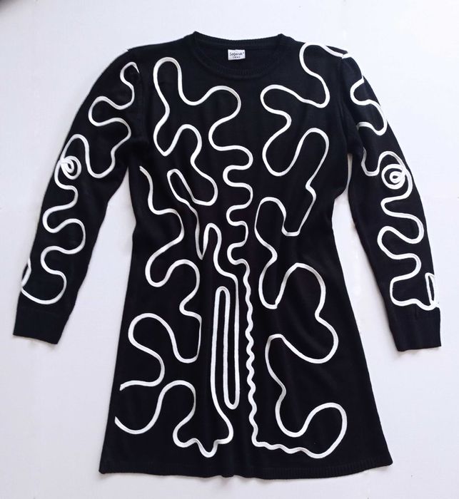 Рокля в черно и бяло