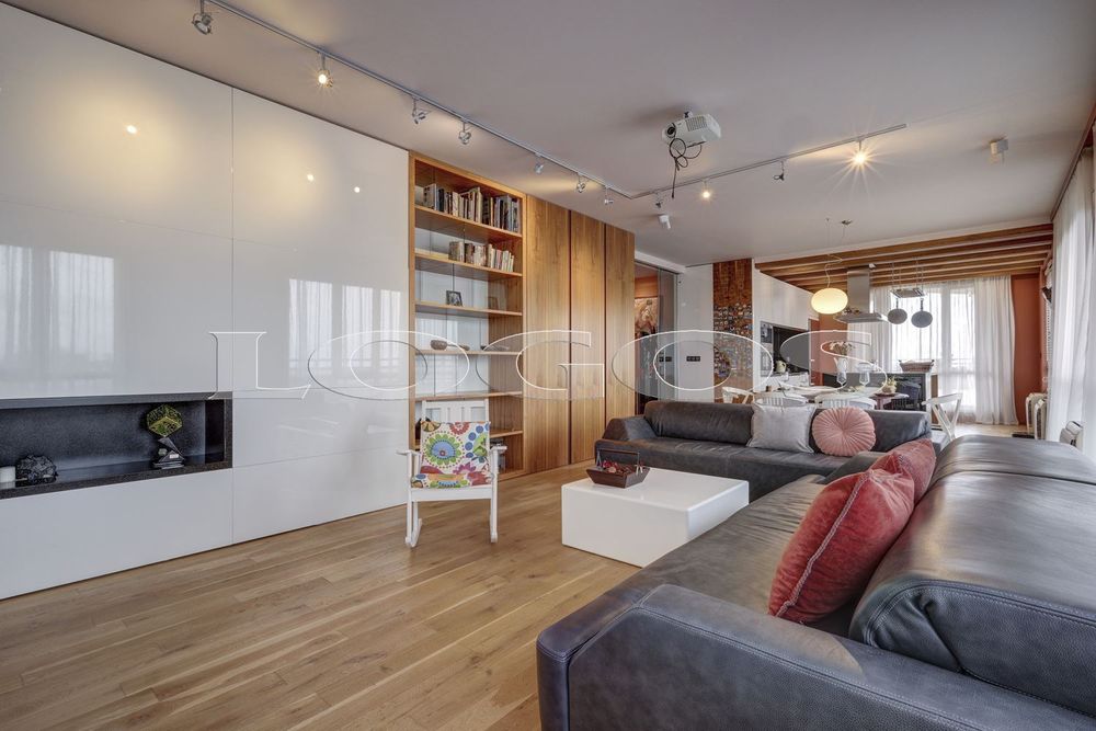 Дава се под наем Многостаен апартамент в Варна, м-т Траката - 300 кв.м за 2300 € - Снимка #1