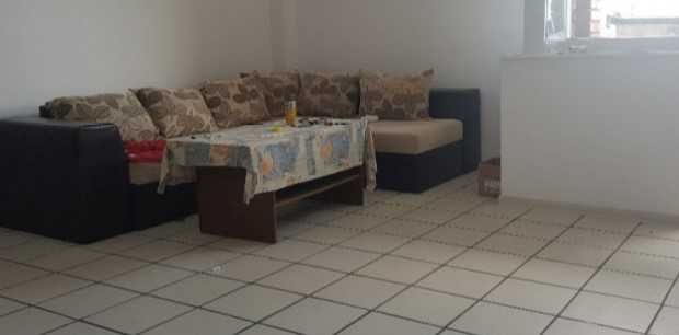 Дава се под наем Тристаен апартамент в Пловдив, Кършияка - 90 кв.м за 357 € - Снимка #1