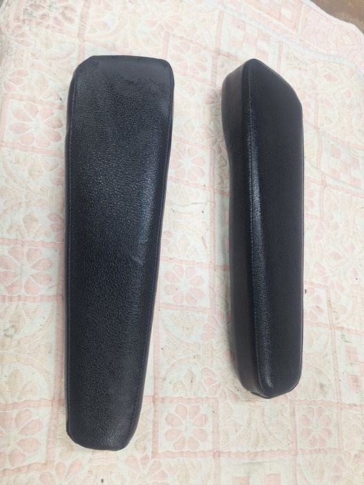 Продам подлокотники бмв е34