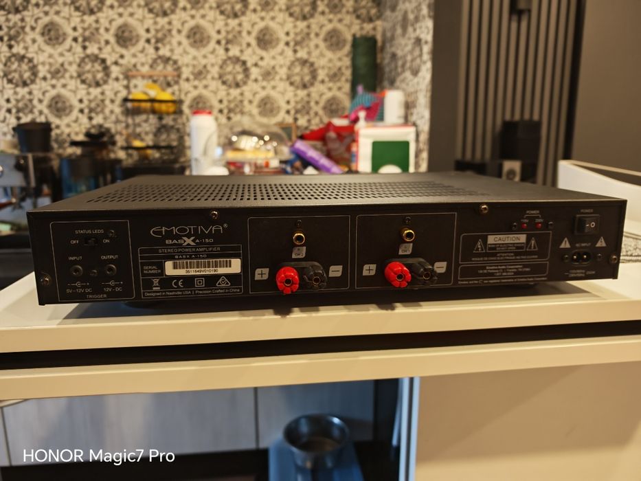 Amplificator de putere Emotiva BasX A-150