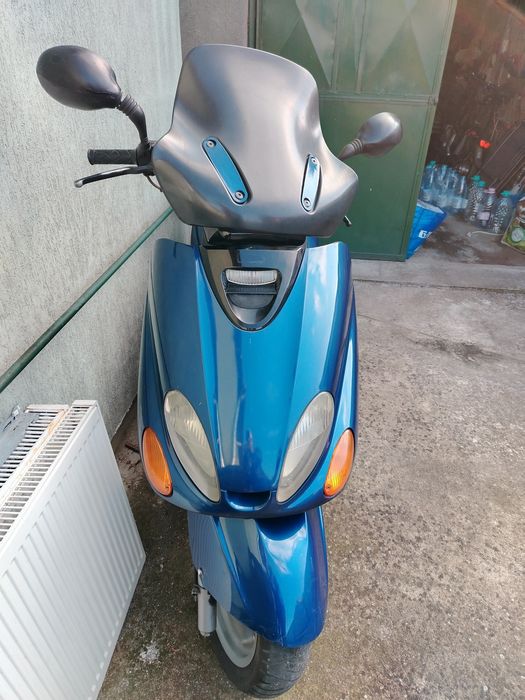 Vând scuter Yamaha de 125 cmc