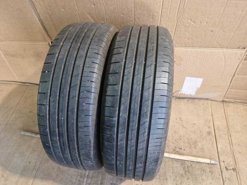 2 Goodyear R17 215/60 
летни гуми DOT1519