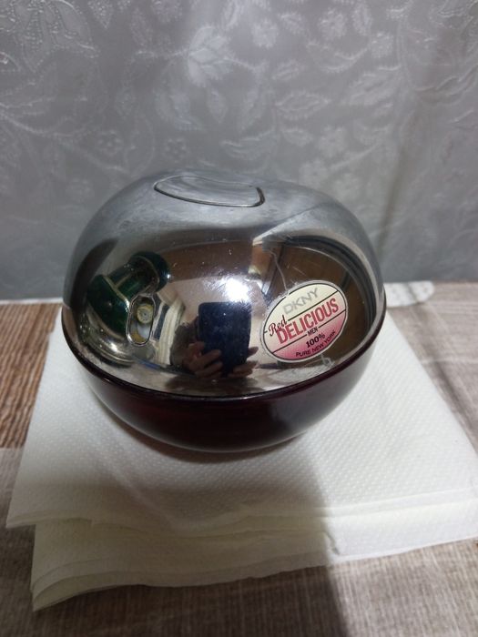 Parfum și ochelari de soare