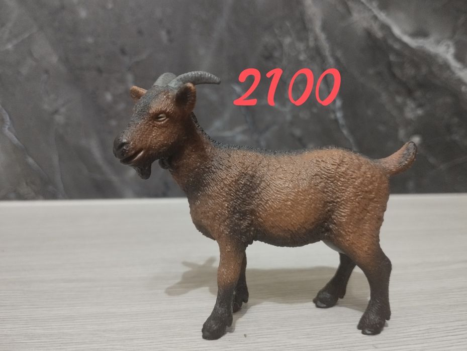 Фигурки копытных животных