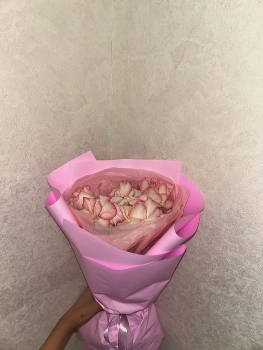 Нежные розовые розы — букет