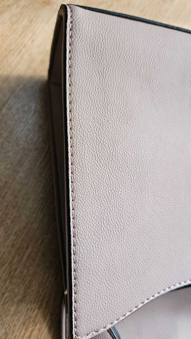 Чанта Guess с дълга дръжка оригинална