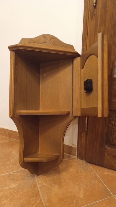 Ceas perete de colt, Tempus Fugit tip dulapior cu raft, lemn stejar