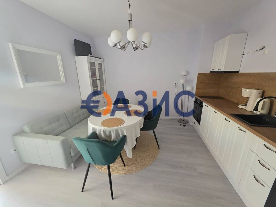 Продава се Тристаен апартамент в Свети Влас - 78 кв.м за 1475 €/кв.м - Снимка #10