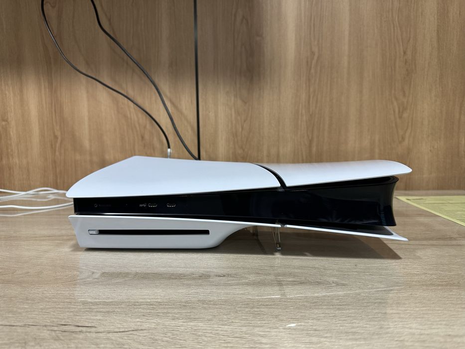 Продам Sony PS5 Slim