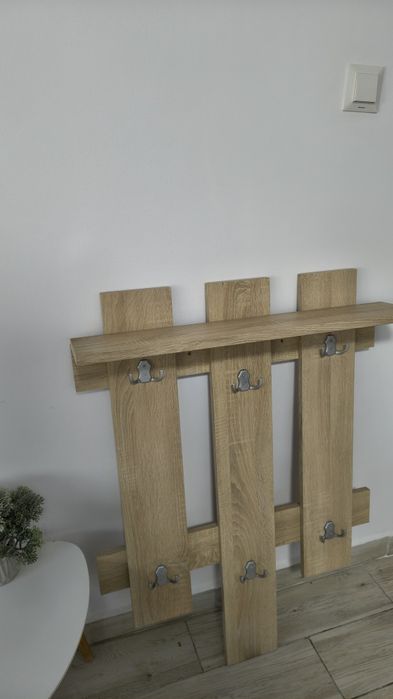 Cuier hol  locuință 101 cm /73,5 cm