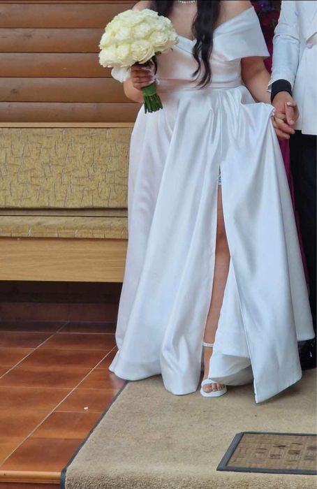 Vand rochie de mireasa  just bride