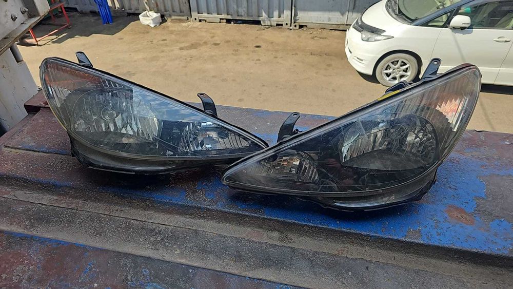 фары на Тойота estima