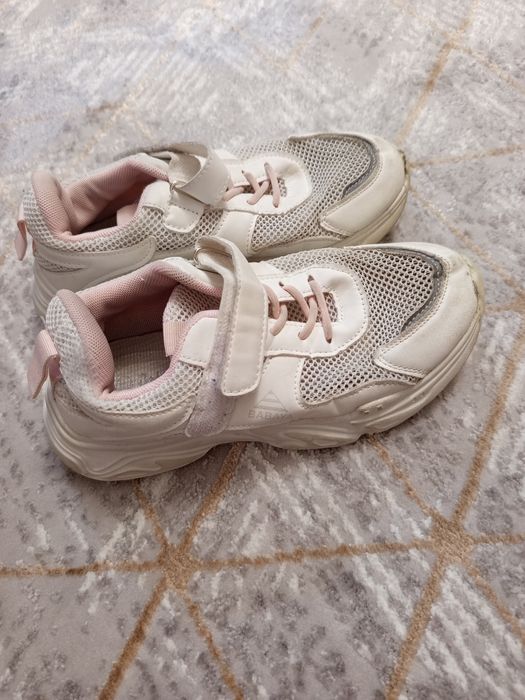 Кроссовки новые и б/у 35р