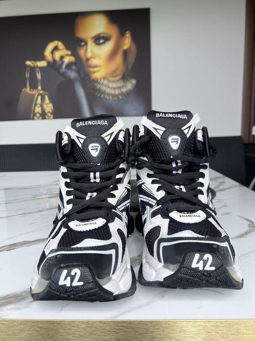 Balenciaga runner high