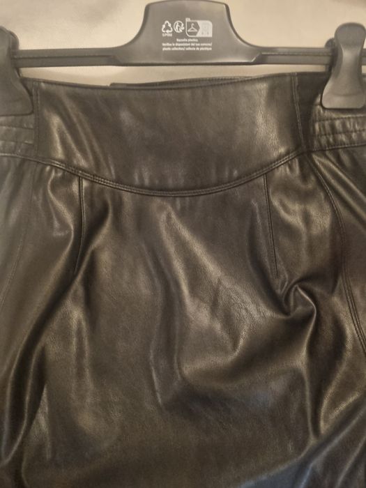 Кожена пола Pinko