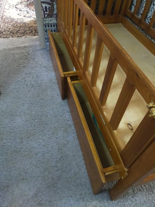 Продам детскую кроватку.