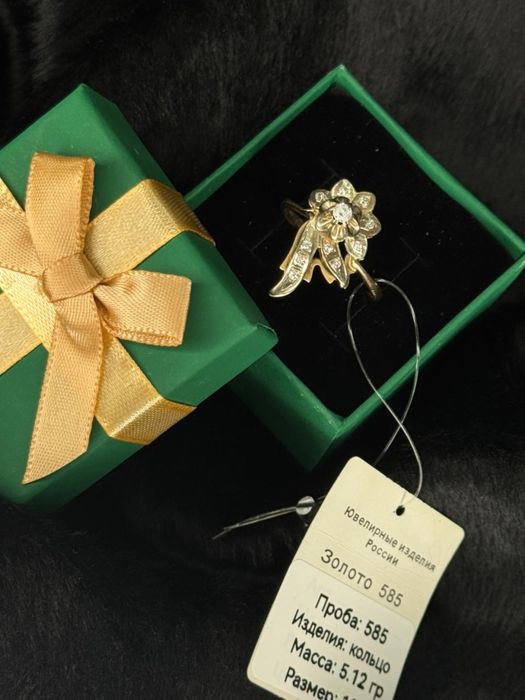 Продам золотое кольцо