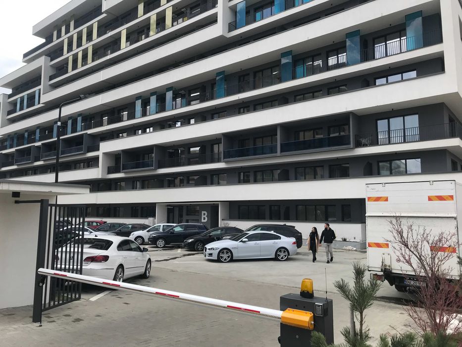 apartament 3 camere de inchiriat