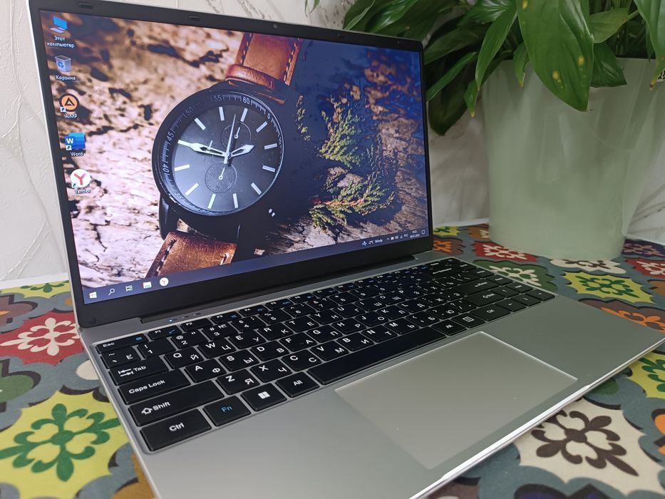 Notebook HYDRA Windows 10 Pro.