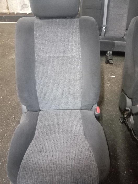 Продам комплект сидений