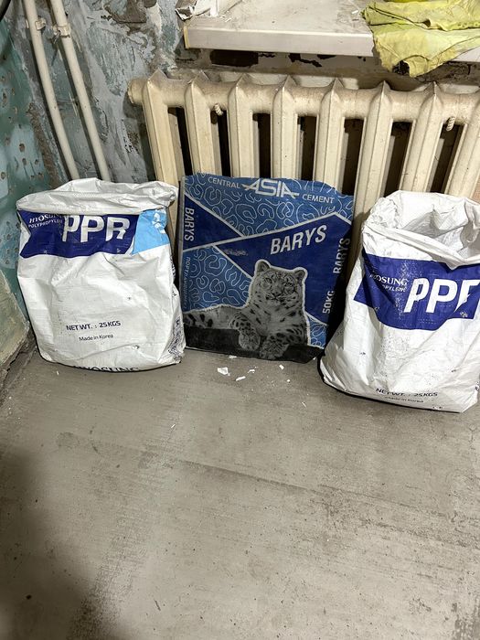 Продам прочные мешки б/у из-под цемента