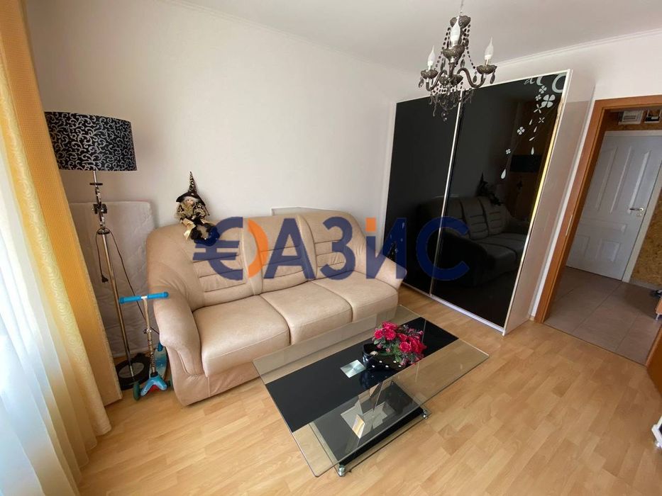 Тристаен апартамент с 2 спални с изглед към морето, в комплекс