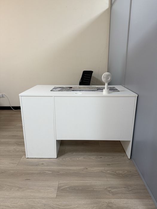 Рабочий стол из Икеи