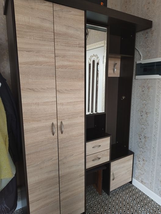 продается шкаф на прихожую